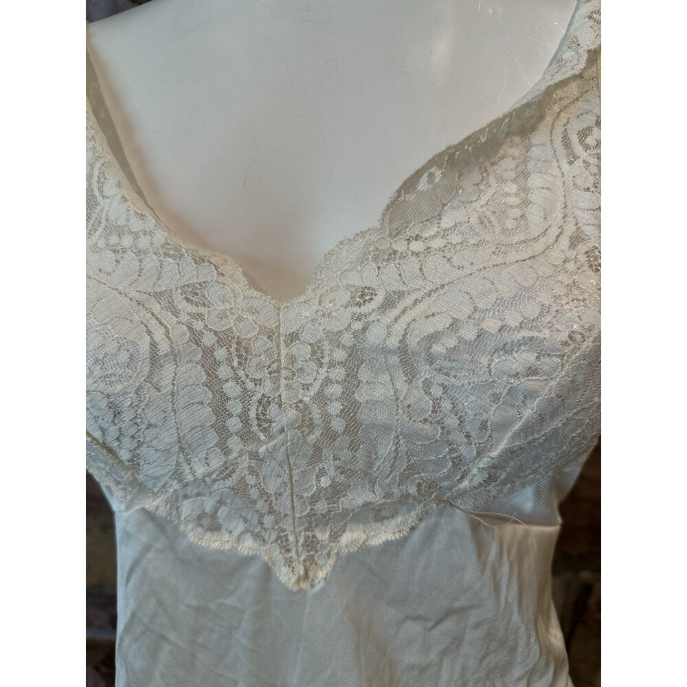 VTG 1980's RARE‎ ILLUSION LINGERIE SNOW IVORY W/ LACE TRIM  FULL SLIP white 38